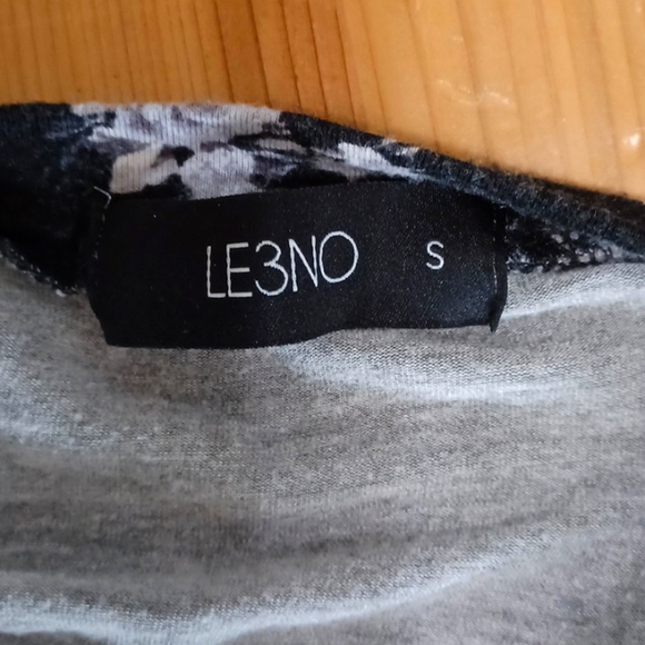 LE3NO size small top - Picture 4 of 5